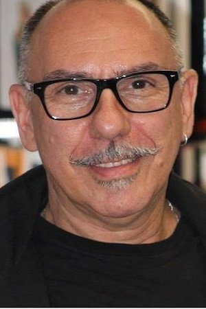 Ariel Moshe in Papai Noel Surtou