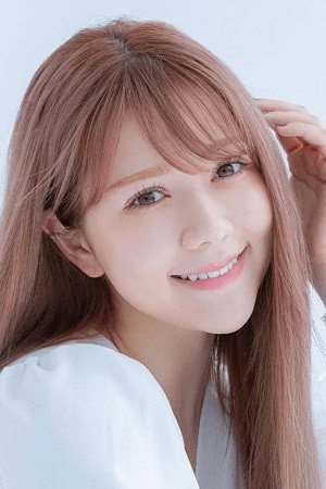 Anna Murashige in Documentary of HKT48