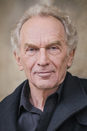 Elmar Gutmann in Fabian: Going to the Dogs