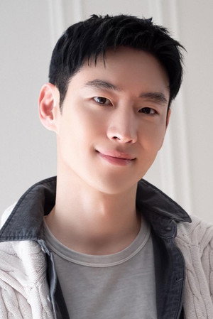 Lee Je-hoon in Anarchist from Colony