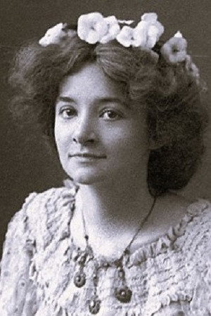 Stephanie Longfellow in Love in Quarantine