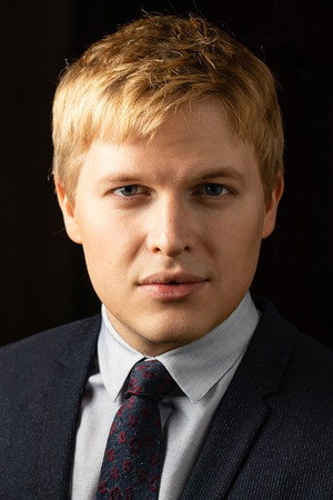 Ronan Farrow in Surveilled