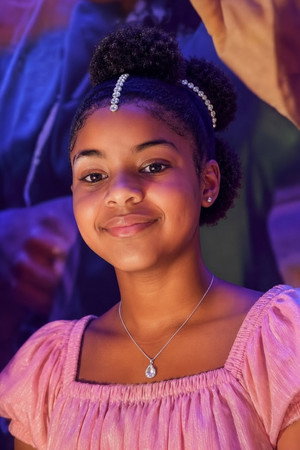 Loretta Robinson in The Wonderful Wizard Of Ha's