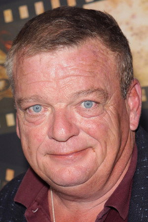 Raymond O'Connor in Hollywood Dog