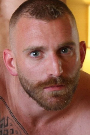 James Roscoe in Island