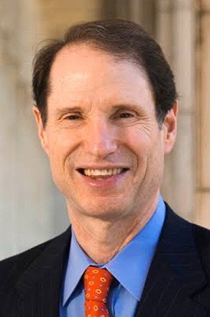Ron Wyden in Holding Liat