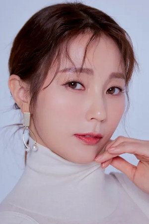 An Hye-gyeong in Daughter of the Wind