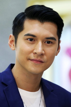 Carlos Chan Ka-Lok in Connected