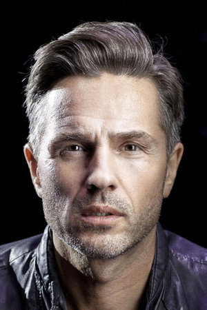 Peter Jöback in I'll Be Home for Christmas