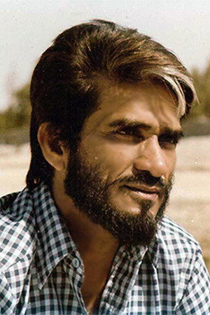 Mac Mohan in Sar Kati Laash