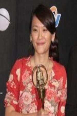 Yuan-Qi Lu in Five Girls and a Rope