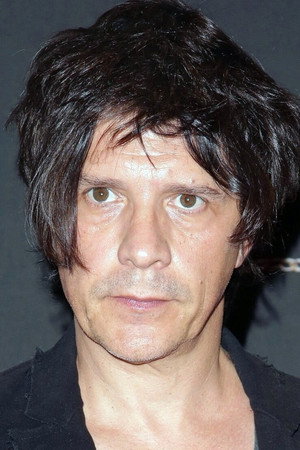Nicola Sirkis in Indochine - Arena Tour, le concert événement