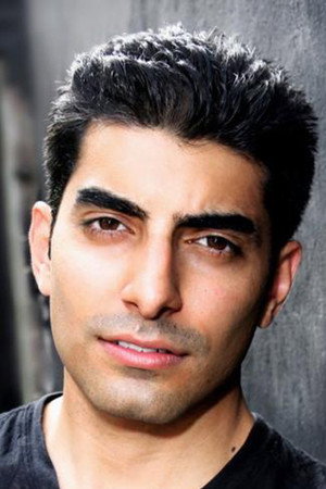 Bijan Daryani in The Actor
