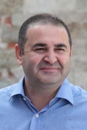 Şafak Sezer in Wacky Class Welcome