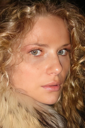 Ava Loraschi in A Tale of Winter