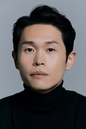 Kang Gil-woo in A Lonely Island in the Distant Sea