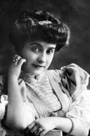 Jeanne Marie-Laurent in Jeunes filles d'hier et d'aujourd'hui