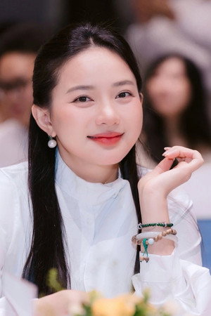 Phan Nhu Thao in Don't Look at the Demon