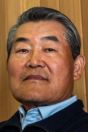 Kim Yong-man in Kim's Video
