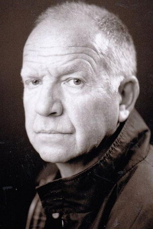 Tom Chadbon in Dragon's World: A Fantasy Made Real