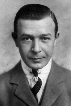 Georg Alexander in Women Are Better Diplomats