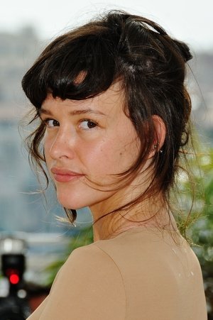 Paz de la Huerta in The Limits of Control