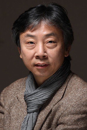 Shin Hyeon-jong in An Old Lady