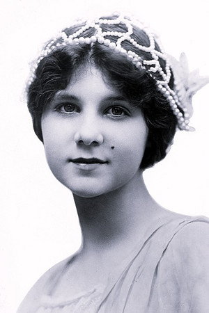 Gladys Hulette in The Working of a Miracle