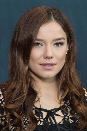 Hanna Mangan Lawrence in Thirst