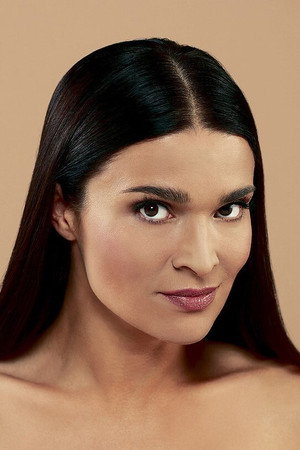 Mahulena Bočanová in How to Survive Your Love