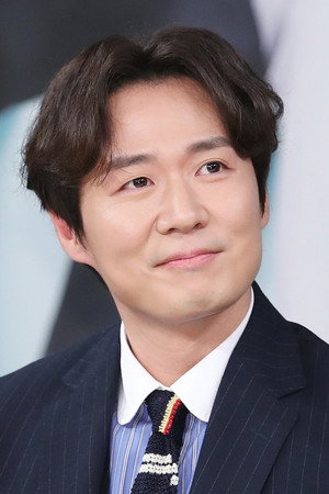 Yeon Jeong-hun in Skiptrace