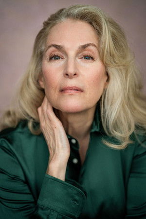 Janis Ahern in T I M
