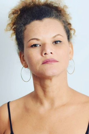 Ane Oliva in King Car