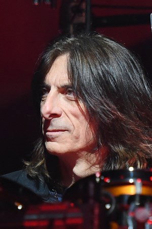 Scott Travis in Fight: Into the Pit