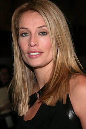 Frederique van der Wal in Wild Wild West