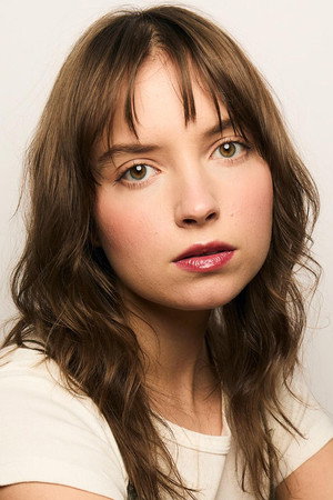 Ava Hase in Cowards