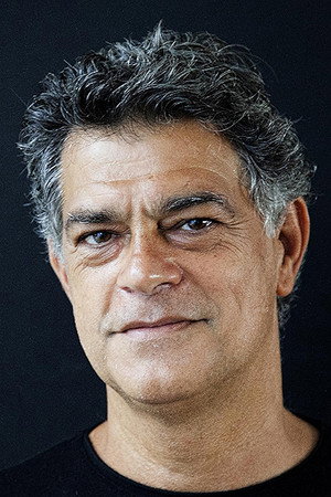 Eduardo Moscovis in The Awakener