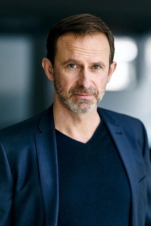 Nicolas König in Zerschmetterte Träume - Eine Liebe in Fesseln
