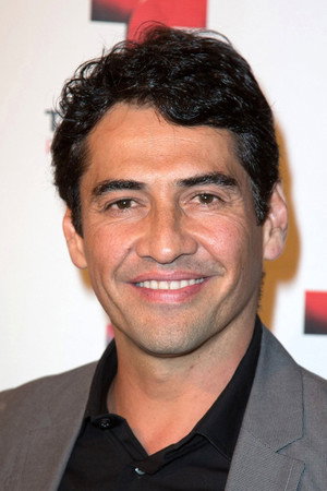 Gabriel Porras in Unknowns