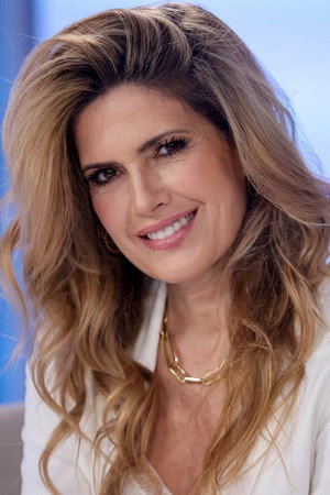 Isabel Macedo in Flinderella in the theater