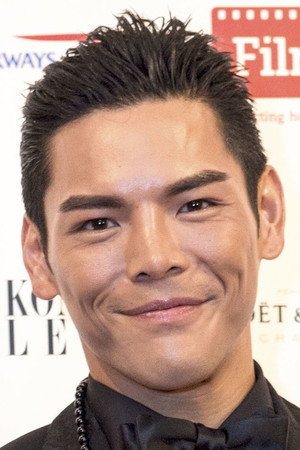 Jacky Heung in Dragon Force: So Long Ultraman