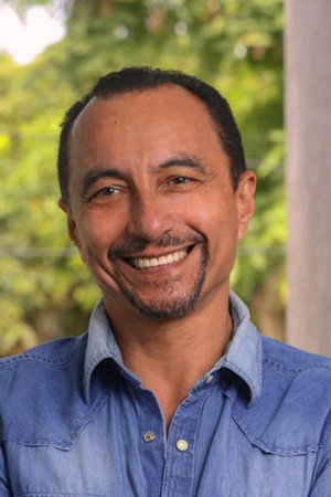 Fernando Pasco in Cinereous Money