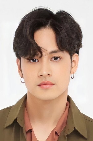 Jirayu La-ongmanee in Love Julinsee
