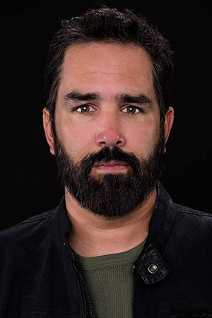 Mike Escamilla in 3000 Miles