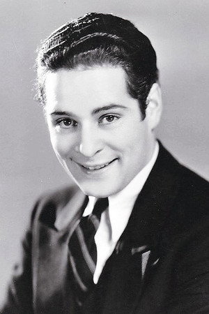 Duncan Renaldo in Outlaws of the Desert