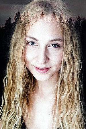 Jonna Jinton in Nature's fairy - always connected