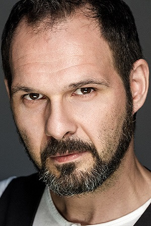 Aleksandar Srećković 'Kubura' in How to Become a Hero