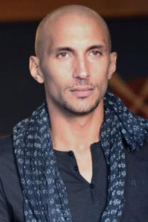 Michaël Estarque in Desert Dog