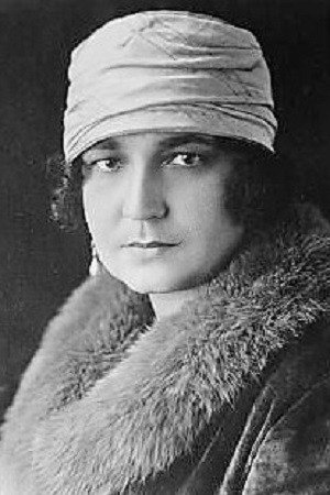 Nina Koshetz in Loves of Casanova