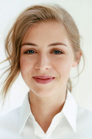 Hermione Corfield in The Misfits